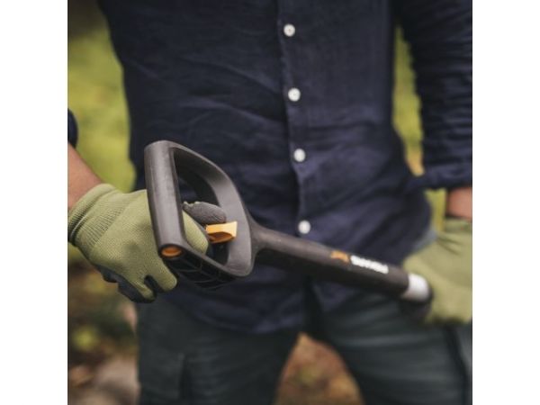 Лопата штыковая телескопическая закругленная Xact FISKARS(длина:1108-1300мм, ширина:192мм)