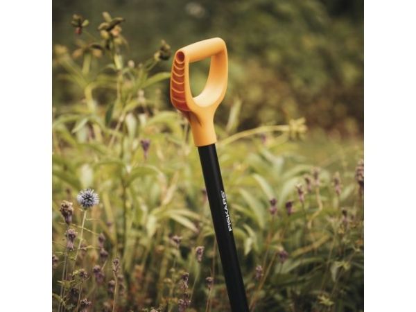 Лопата штыковая Solid FISKARS(длина:1166мм, ширина:180мм)