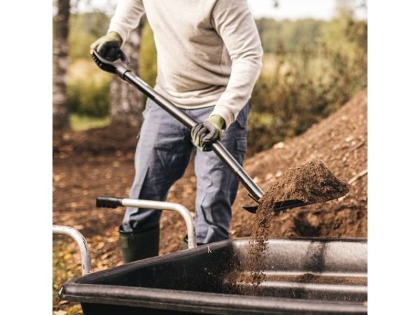 Лопата совковая Ergonomic Pro FISKARS(черная)