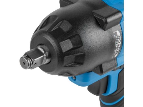 Ударный гайковерт BULL SC 1807 Xcase, XLTpro, БЕСЩЕТ., 18 В, 750 Н*м, 1/2', 1х4 А*ч, з/у 4 А(вес 2,24 кг)