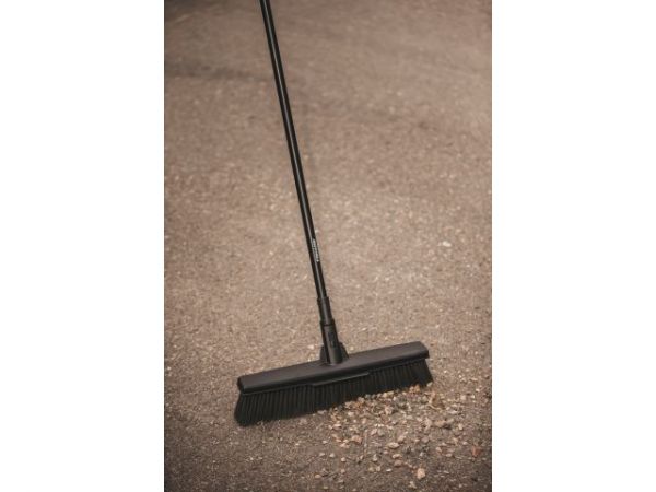 Метла большая Solid FISKARS