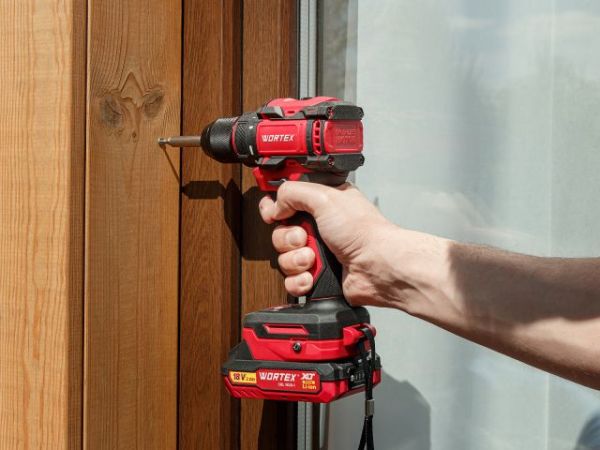 Дрель-шуруповерт WORTEX BD 2025 DLi в чем. ALL1 XLT БЕСЩЕТ, 18 В, 50 Н*м, 2х2 А*ч, БЗП 10 мм(шурупы до 9 мм, защита от перегрузки и перегрева, импульсная функция)