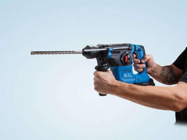 Перфоратор BULL CBH 1826 Xcase, XLTpro, БЕСЩЕТ., 18 В, 2.6 Дж, 26 мм, 2x6 А*ч, з/у(3 режима + Vario-lock, 3,2 кг)