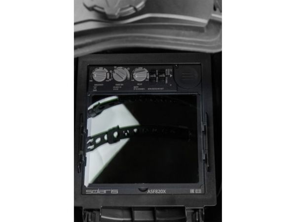 Щиток сварщика с самозатемняющимся светофильтром Solaris ASF820X (серый металлик)(1/1/1/2; 98x88 мм (86,2 см2); DIN 3/5-8/9-13 (рег); 4 сенс.; естеств.передача цветов XtremeColorLens)