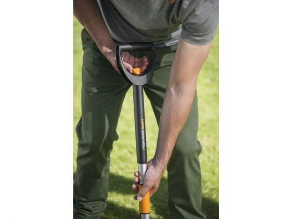 Корнеудалитель 99-119 см SmartFit FISKARS
