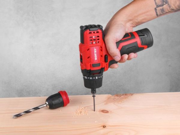 Дрель-шуруповерт WORTEX BD 1215 LiSET в чем. + 2 насадки, 12 В, 30 Н*м, 2х1.5 А*ч, БЗП 10 мм(Быстросъемный патрон, шурупы до 6 мм)