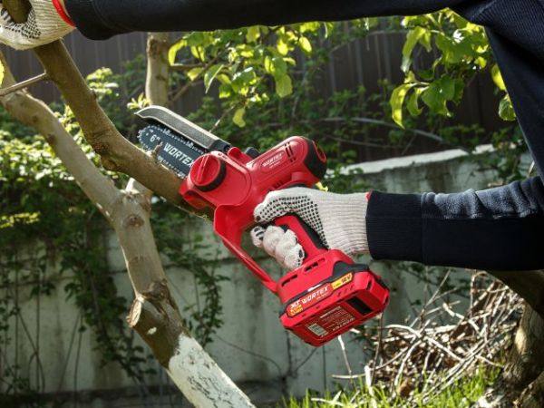 Мини-пила WORTEX CEC 2518-2 в кор. ALL1 XLT SOLO БЕСЩЕТ., 18 В, 15 см(шина 15 см, 1/4')