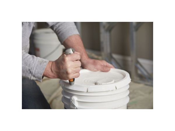 Нож малярный со сменным лезвием CarbonMax  FISKARS