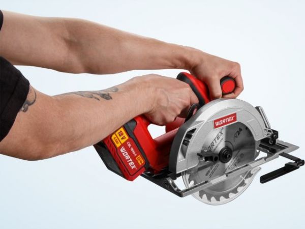 Циркулярная пила WORTEX CCS 1819-1 в кор. ALL1 XLT SOLO, БЕСЩЕТ., 18 В, 185 мм, до 63 мм(БЕЗ АККУМУЛЯТОРА И ЗУ)