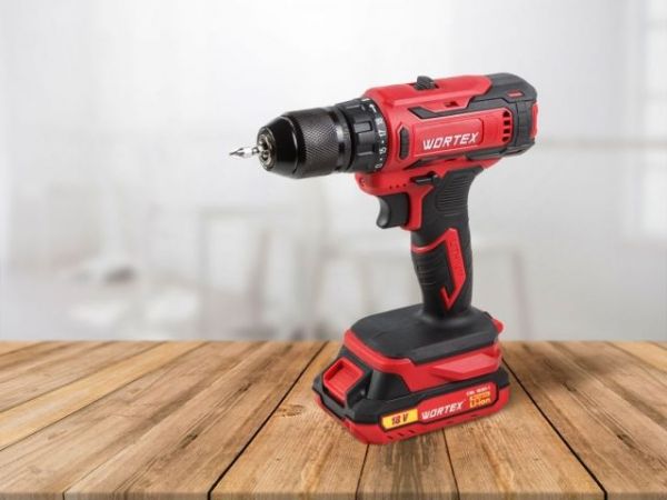 Дрель-шуруповерт WORTEX BD 1820-1 Li в кор. ALL1 XLT SOLO 18 В, 30 Н*м, БЗП(мет.) 13 мм(шурупы до 8 мм)