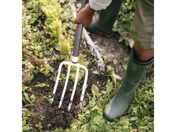 Вилы садовые White FISKARS