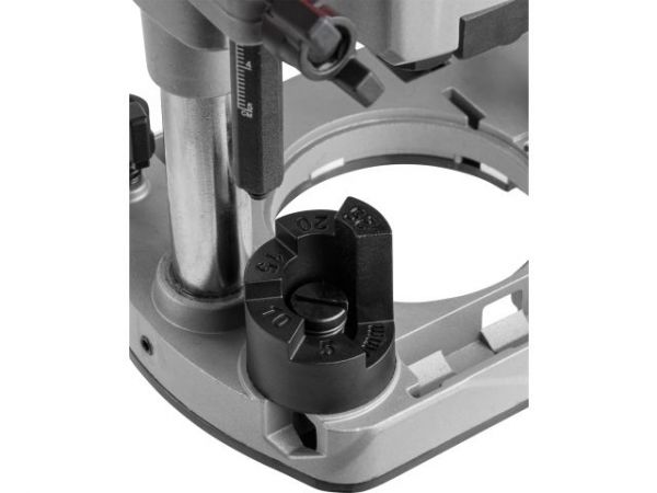 Фрезер вертикальный WORTEX LX MM 5513 E в кор. + аксессуары 1300 Вт, цанга 8 мм, 12000-30000 об/мин(Рабочий ход фрезы: 55 мм;)