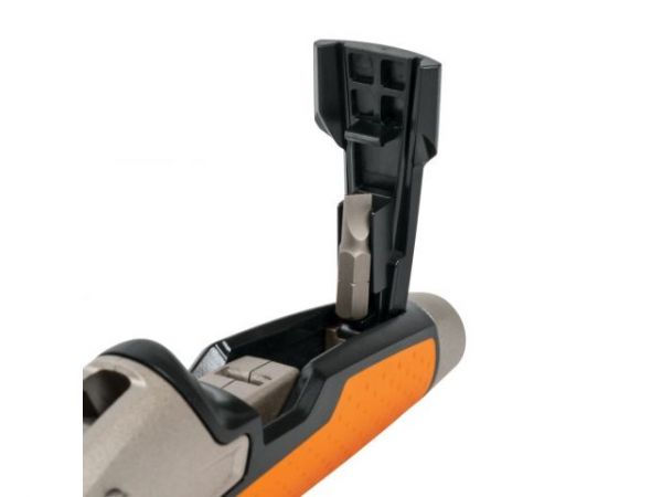 Нож малярный со сменным лезвием CarbonMax  FISKARS
