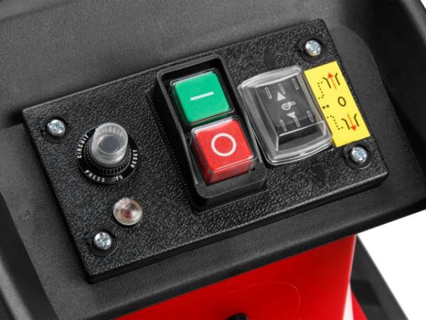 Садовый измельчитель WORTEX SE 4528 2.8 кВт, индукц.двиг., фреза, диам.веток 45 мм(2800 Вт, фреза, до 200 кг/ч, ветки до 45 мм, индукцион.двиг., 60 л контейнер, реверс)