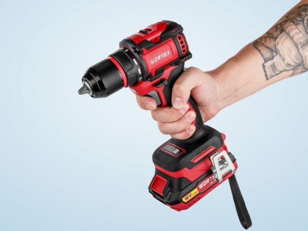 Дрель-шуруповерт WORTEX BD 2025-1 DLi в чем. ALL1 XLT БЕСЩЕТ, 18 В, 50 Н*м, 2х2 А*ч, БЗП 13 м(шурупы до 9 мм, защита от перегрузки и перегрева, импульсная функция)
