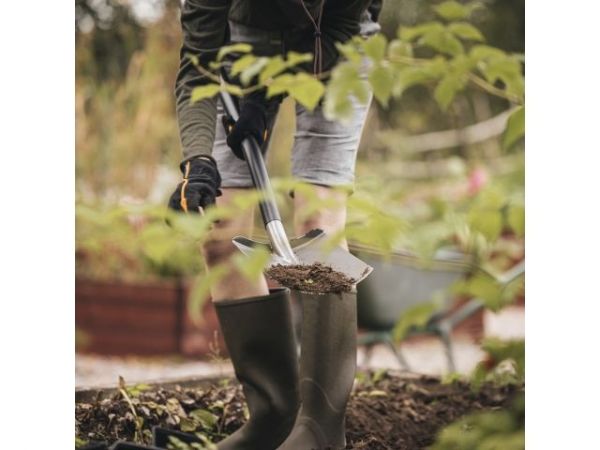 Лопата штыковая с закругл.лезвием Ergonomic FISKARS(длина:1250мм, ширина:193мм)