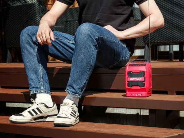 Радио WORTEX CR 1803 в кор. ALL1 XLT SOLO(FM, AM, Bluetooth, AUX. Работа от аккумулятора и от сети.)