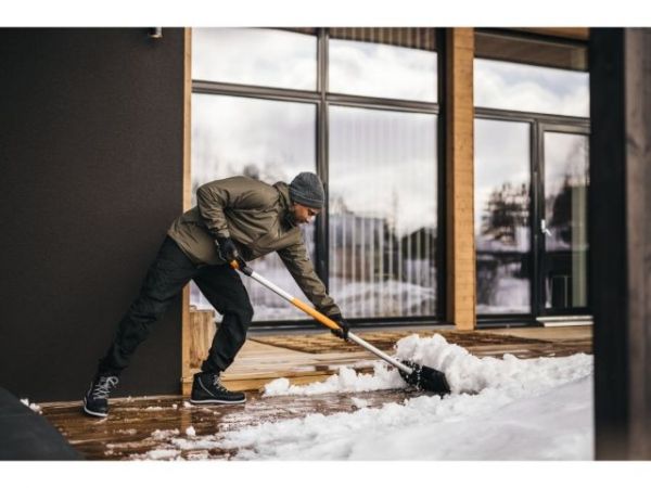 Роллер для уборки снега FISKARS(длина: 173мм; ширина: 530мм)