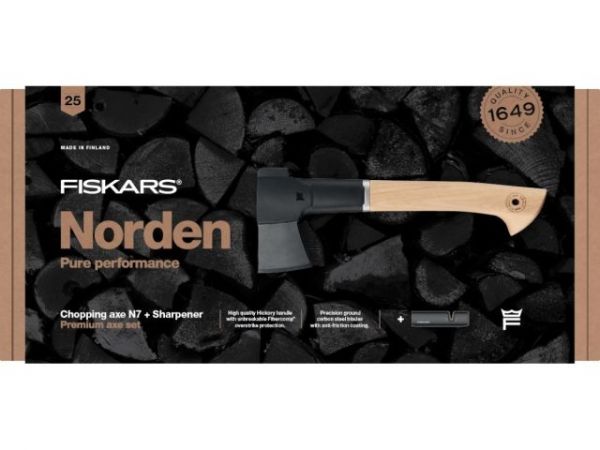 Топор Norden N7 FISKARS + точилка (комплект)