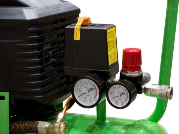 Компрессор ECO AE-251-4 коаксиальный(260 л/мин, 8 атм, коаксиальный, масляный, ресив. 24 л, 220 В, 1.80 кВт)