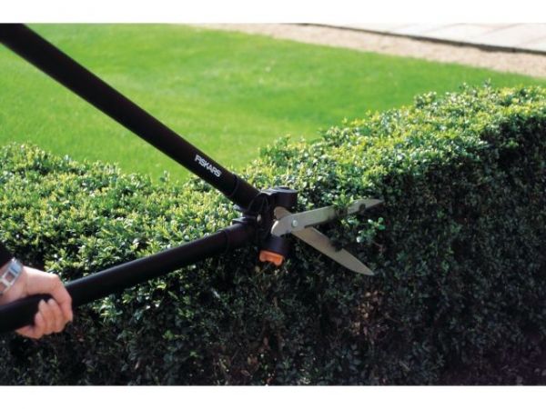 Ножницы для травы и живой изгороди FISKARS