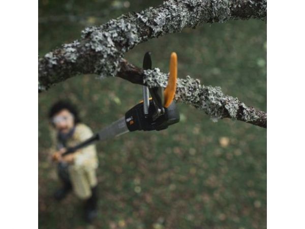 Сучкорез универсальный телескопический UPX86 FISKARS PowerGear