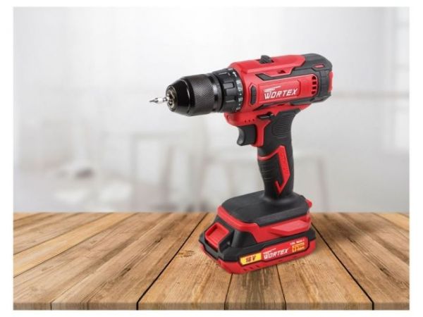Дрель-шуруповерт WORTEX BD 1820-1 Li в чем. ALL1 XLT 18 В, 30 Н*м, 2х2 А*ч, БЗП(мет.) 13 мм(шурупы до 8 мм)