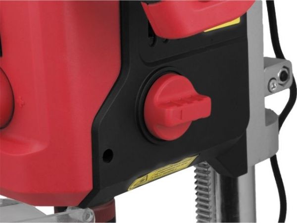 Станок вертикально-сверлильный WORTEX DB 1305 800 Вт, патрон 13 мм, 2 скор.(сверление в металле до 16 мм, быстрозажимной патрон, конст.эл, дисплей, лазер, LED-подсветка, тиски)