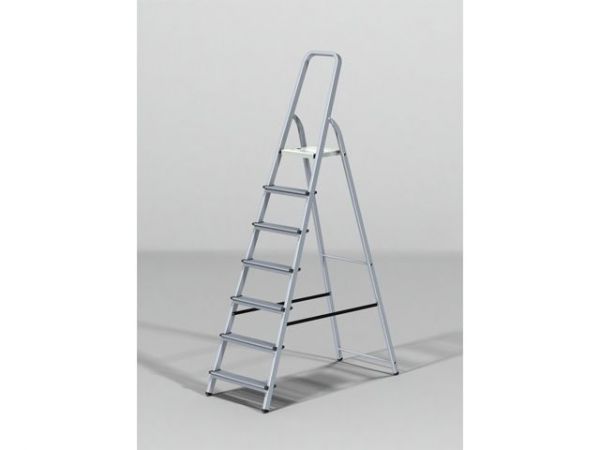 Лестница-стремянка алюм. 147 см 7 ступ. 4,9кг PRO STARTUL (ST9940-07)(Размеры профиля: Передний каркас 40х20х1, Задний каркас 30х20х1)