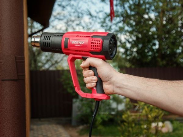 Термовоздуходувка WORTEX HG 6124 T в кор. + набор сопл 2000 Вт, 2 режима., 60-600 °С(плавн. рег., 300, 500 л/мин)