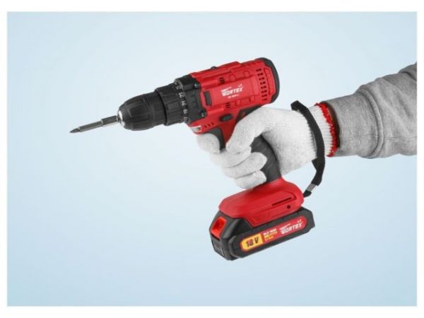 Дрель-шуруповерт WORTEX LX BD 1820 Li в чем. ALL1 XLT, 18 В, 30 Н*м, 2х2 А*ч, БЗП 10 мм(2 скорости)