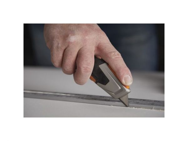 Нож выдвижной, универсальный CarbonMax  FISKARS