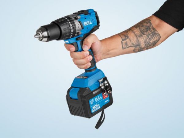 Дрель-шуруповерт BULL SR 1805 в чем. XLTpro, 2х6 А*ч, БЕСЩЕТ., 18 В, 120 Н*м, БЗП(мет.) 13 мм(Доп. функции: Ударное сверление, 'AntiKickback', режим 'TURBO')