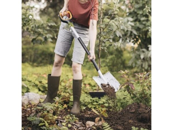 Лопата штыковая большая  FISKARS