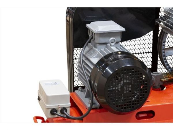 Компрессор HDC HD-A103 ременной(600 л/мин, 10 атм, ременной, масляный, ресив. 100 л, 380 В, 3.30 кВт)