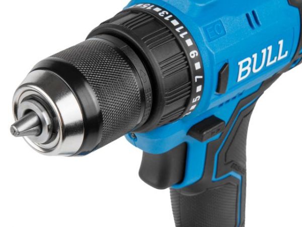 Дрель-шуруповерт BULL SR 1803 в чем. XLTpro БЕСЩЕТ., 2x2 А*ч, 18 В, 45 Н*м, БЗП 10 мм(шурупы до 10 мм)