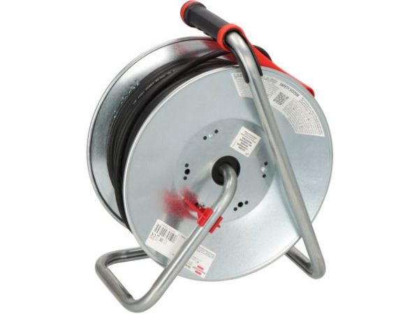 Удлинитель на катушке 50м (3 роз., 3.3кВт, метал. катушка, резин. кабель, с/з) Brennenstuhl Garant(3,3кВт; 3х1,5мм2; степень защиты: IP44)