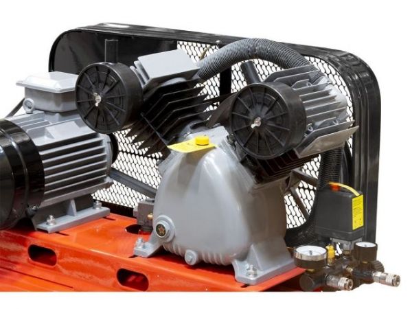 Компрессор HDC HD-A103 ременной(600 л/мин, 10 атм, ременной, масляный, ресив. 100 л, 380 В, 3.30 кВт)