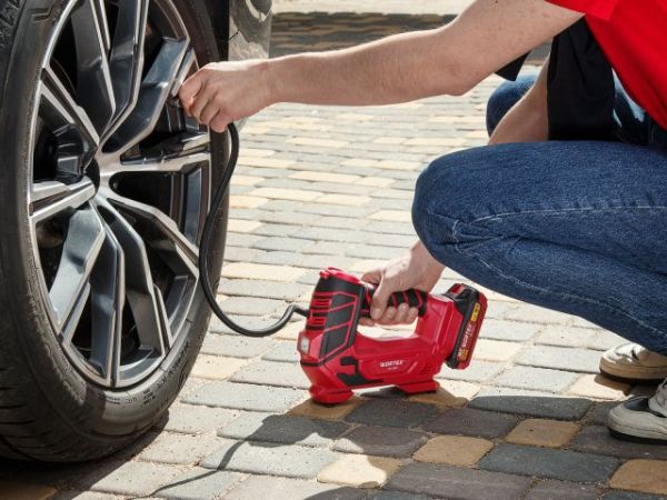 Компрессор WORTEX CTI 1811 в кор. ALL1 XLT SOLO 18 В, 11 бар, 12 л/мин(160 PSI / 1100 кПа, цифровой манометр, 600 мм шланг, подсветка)