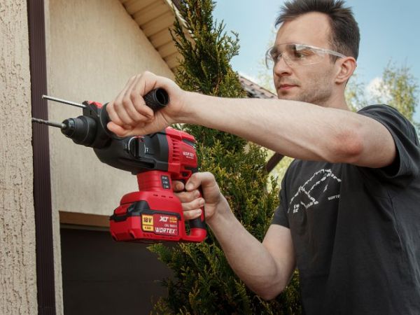 Перфоратор WORTEX CRH 1824-2 в кор. ALL1 XLT SOLO БЕСЩЕТ., 18 В, 2.6 Дж, 26 мм(вес 2.4 кг, 4 режима)
