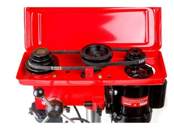 Станок вертикально-сверлильный WORTEX DB 1605 500 Вт, патрон 16 мм, 9 скор.(сверление в металле до 16 мм, 9 скор., тиски в комплекте)