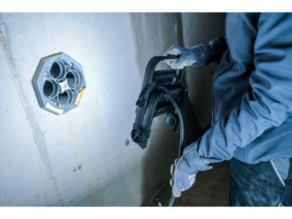 Прожектор светодиодный мобильный 30 Вт 6500К IP65, с кабелем 3м, JARO 4060 M Brennenstuhl(3450Лм, холодный белый свет)