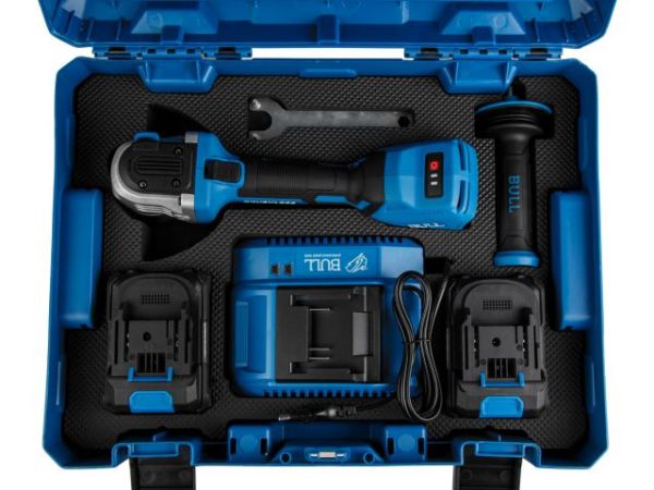 Углошлифмашина BULL CSG 1812-1 SR Xcase XLTpro 2x6 Ач БЕСЩЕТ, 125 мм, рег. об., 10 000 об/мин(Безредукторный тип, плав пуск, конст. эл., защита от перегруз. и перегрев.)