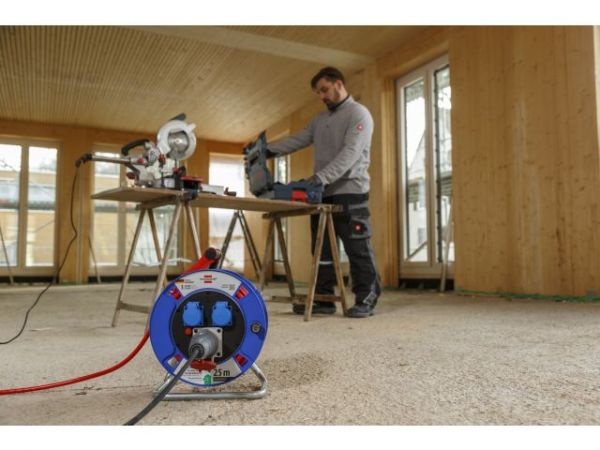 Удлинитель на катушке 25м IP44 (2роз.+1 на 400В cо штекером; с/з) Garant Brennenstuhl(до -35 °C, кабель сигнального красного цвета)