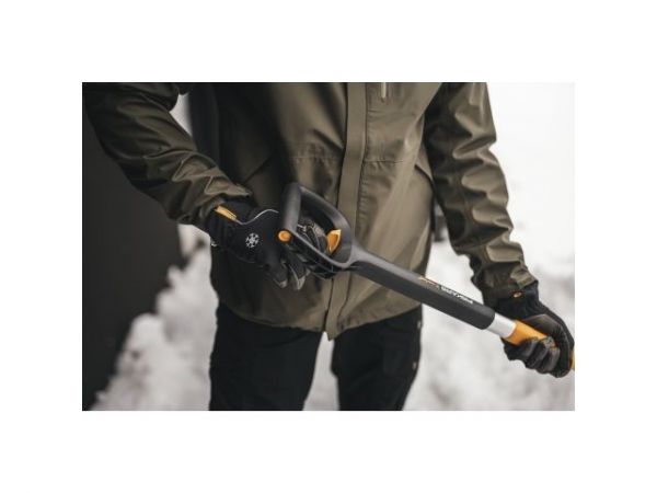 Скрепер для уборки снега телескопический X-series FISKARS(длина:143 мм; ширина:530 мм)