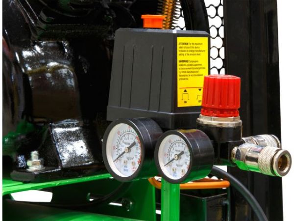 Компрессор ECO AE-705-B1 ременной(380 л/мин, 8 атм, ременной, масляный, ресив. 70 л, 220 В, 2.20 кВт)