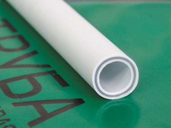 Труба ПП стекловолокно 20х2,8 PN20 бел. 4м РТП