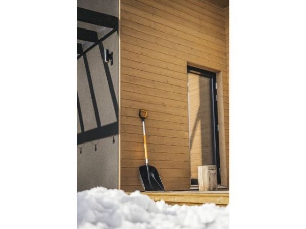 Лопата снеговая X-series FISKARS(длина:1320мм, ширина:360мм)