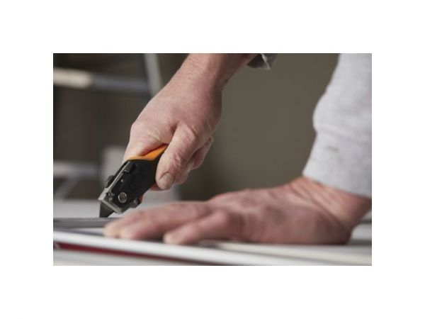 Нож для гипсокартона со сменным лезвием CarbonMax FISKARS