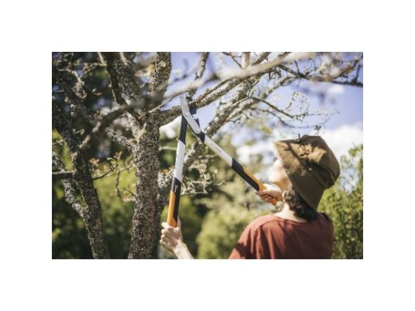 Сучкорез плоскостной LX94 FISKARS PowerGear X средний